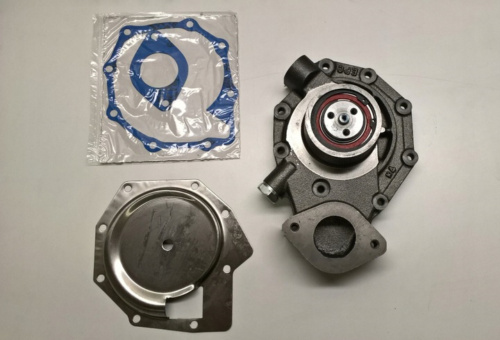 RE546935 Водяной насос John Deere